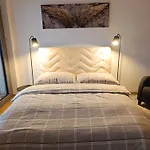 Apartmán Metropolis Apartment, Free Parking, Center, Self Check-in