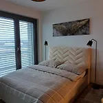 Metropolis Apartment, Free Parking, Center, Self Check-in Bratislava