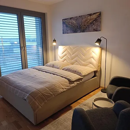 Metropolis Apartment, Free Parking, Center, Self Check-in Bratislava