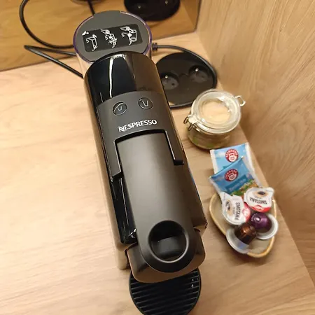 Metropolis Apartment, Free Parking, Center アパート