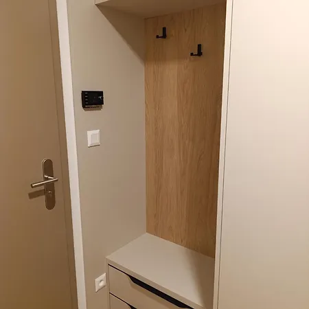 Metropolis Apartment, Free Parking, Center, Self Check-in Bratislava