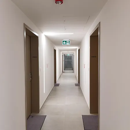 Metropolis Apartment, Free Parking, Center, Self Check-in * Bratislava