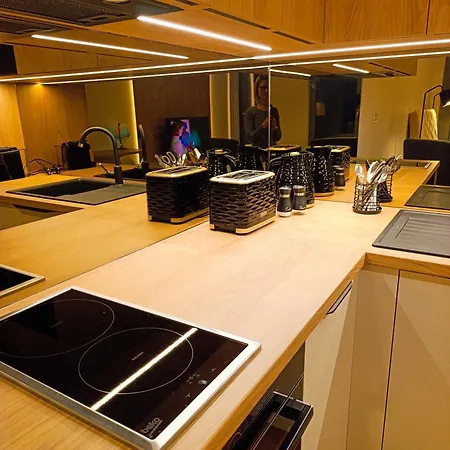 Appartamento Metropolis Apartment, Free Parking, Center, Self Check-in Bratislava