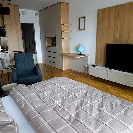 Metropolis Apartment, Free Parking, Center, Self Check-in Bratislava
