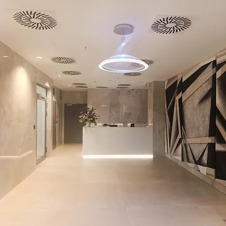Metropolis Apartment, Free Parking, Center, Self Check-in